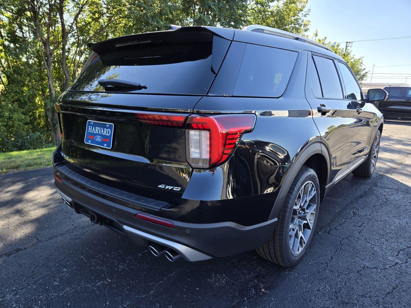 2025 Ford Explorer Platinum photo 2