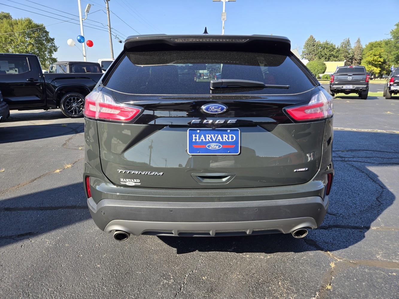 2024 Ford Edge Titanium photo 4
