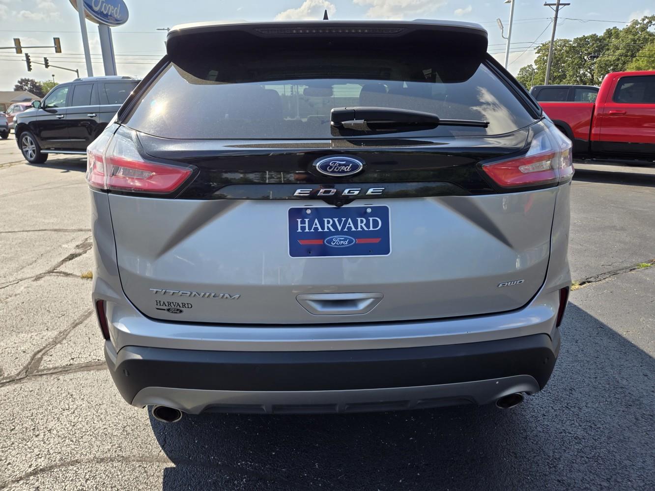 2024 Ford Edge Titanium photo 4