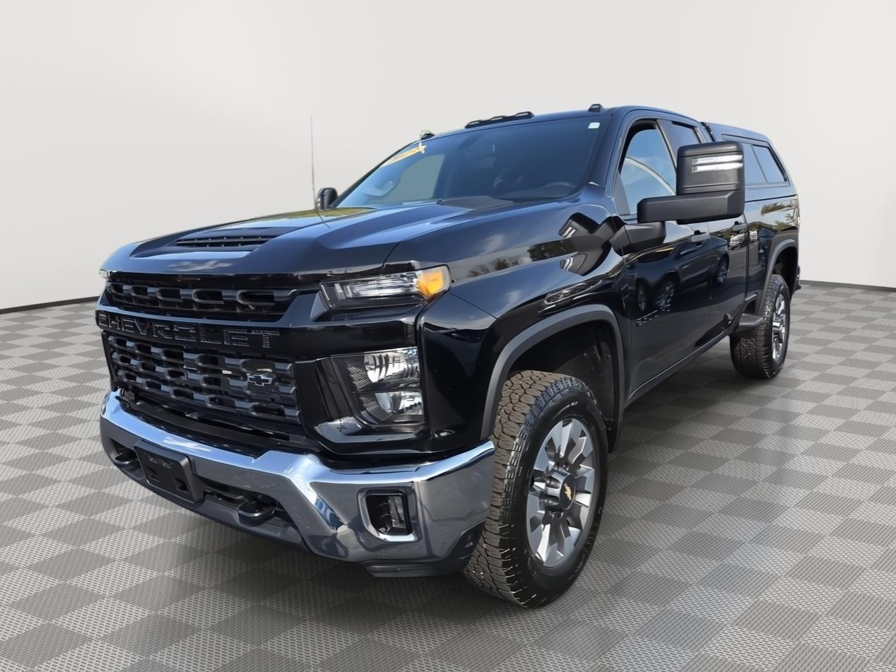 2023 Chevrolet Silverado 2500HD Custom photo 2