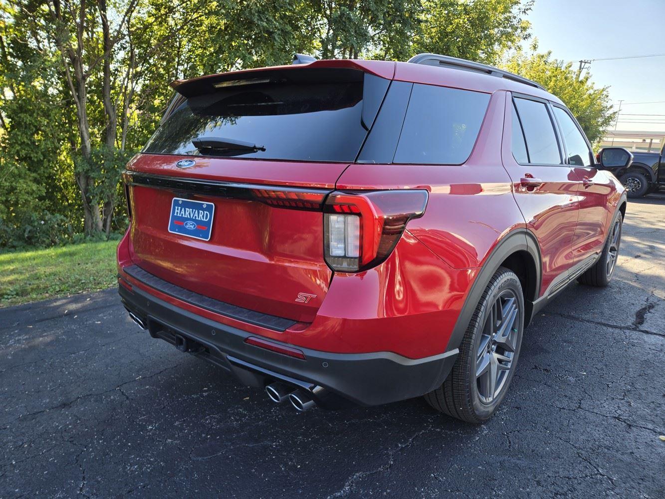 2025 Ford Explorer ST photo 3