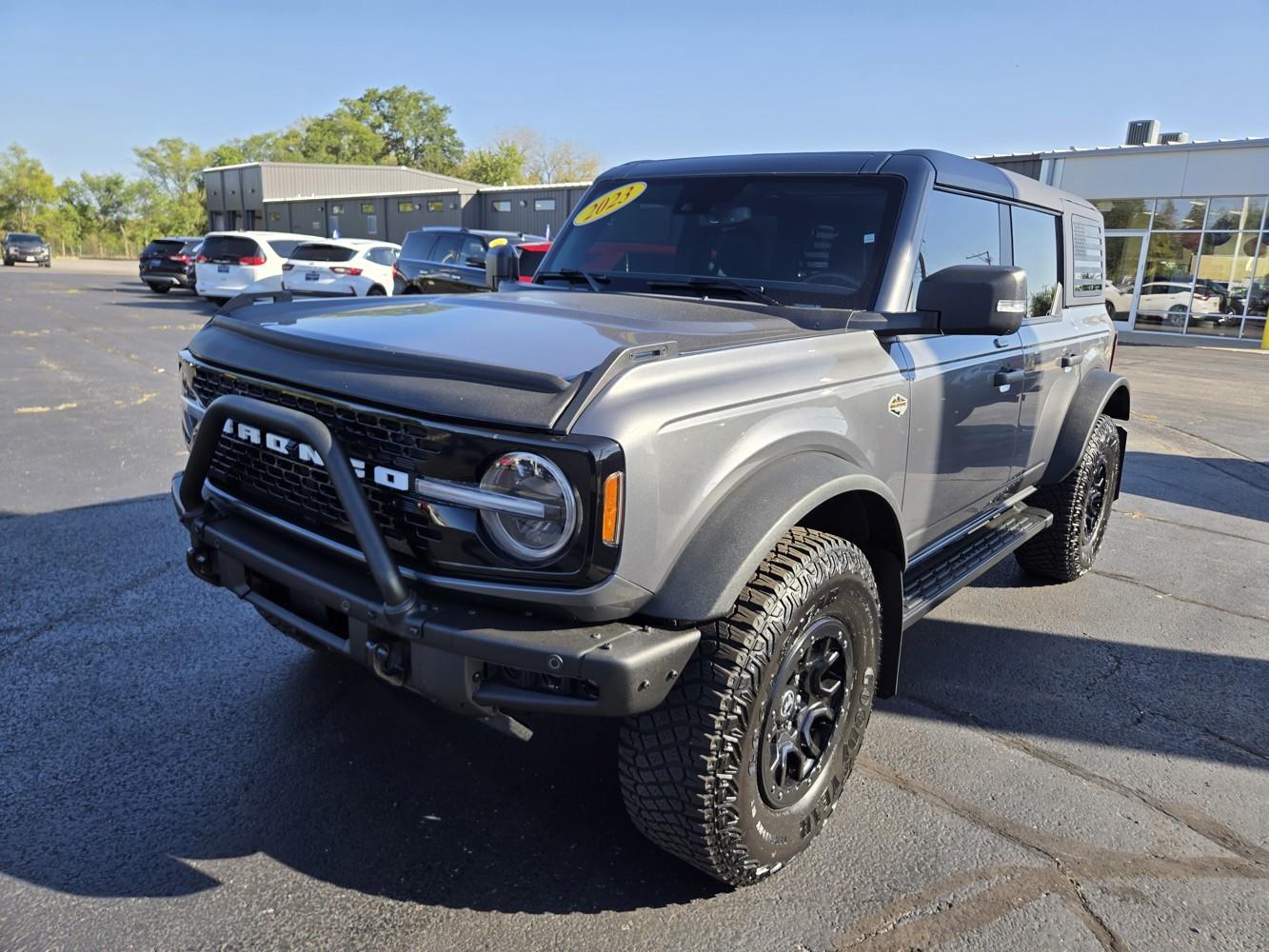 2023 Ford Bronco Badlands photo 2