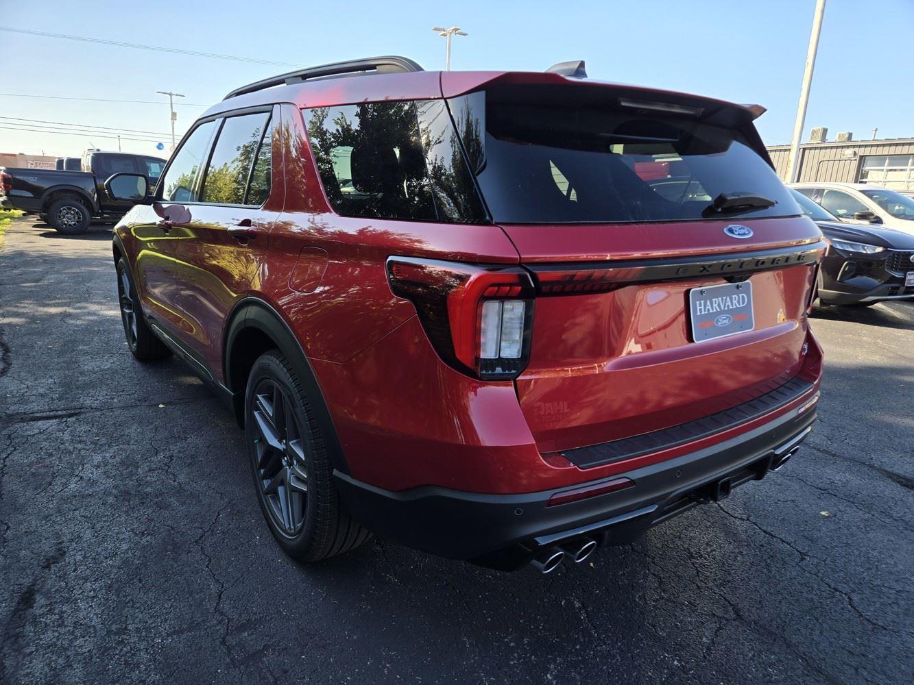 2025 Ford Explorer ST photo 4