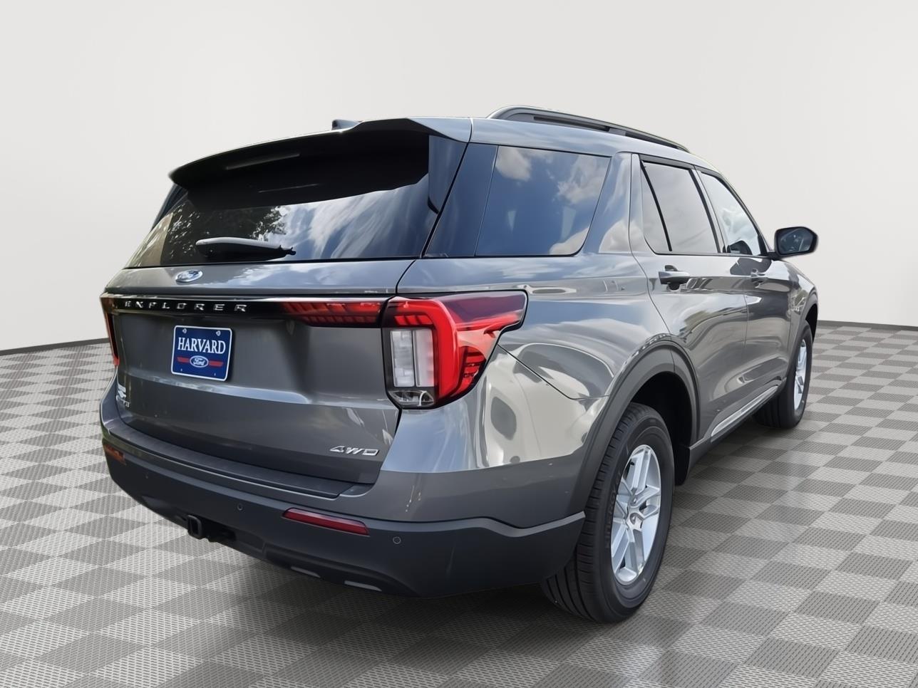 2025 Ford Explorer photo 3