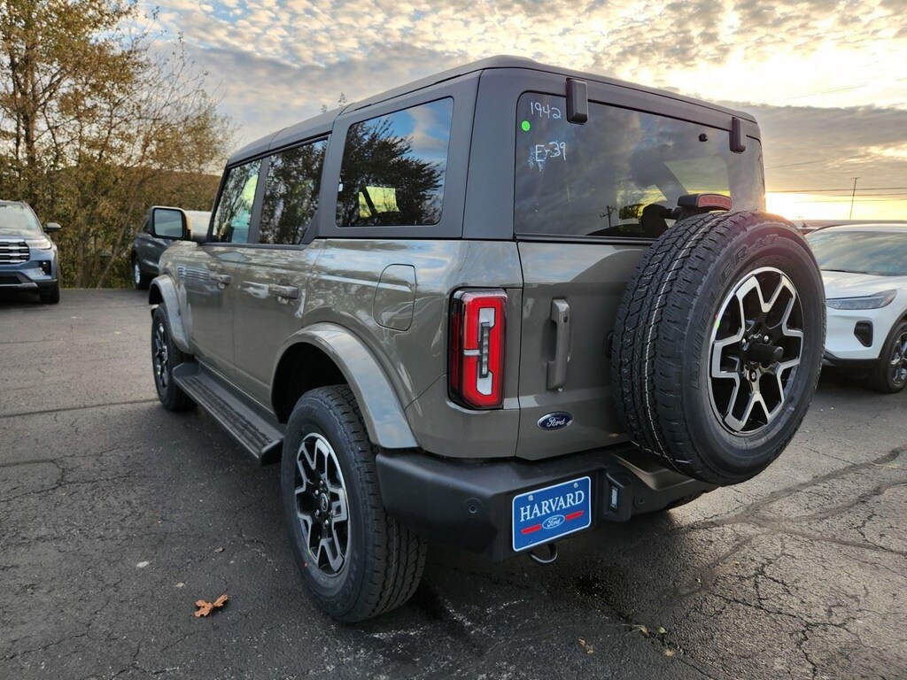 New 2025 Ford Bronco Outer Banks SUV