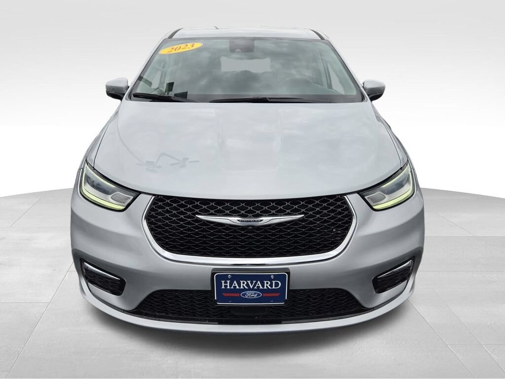 Used 2023 Chrysler Pacifica Touring L Van Passenger Van