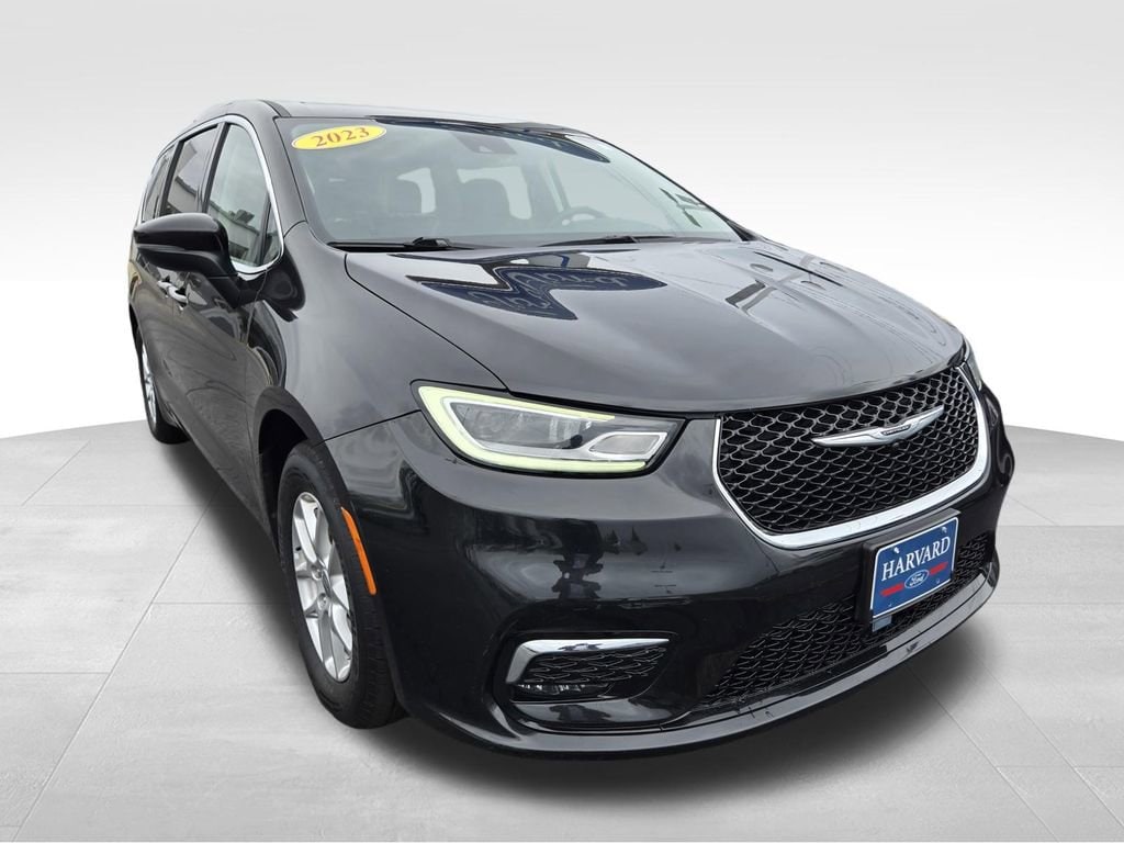 Used 2023 Chrysler Pacifica Touring L Van Passenger Van