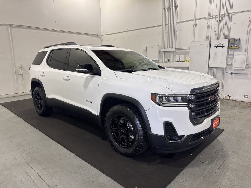 2022 GMC Acadia AT4's photo