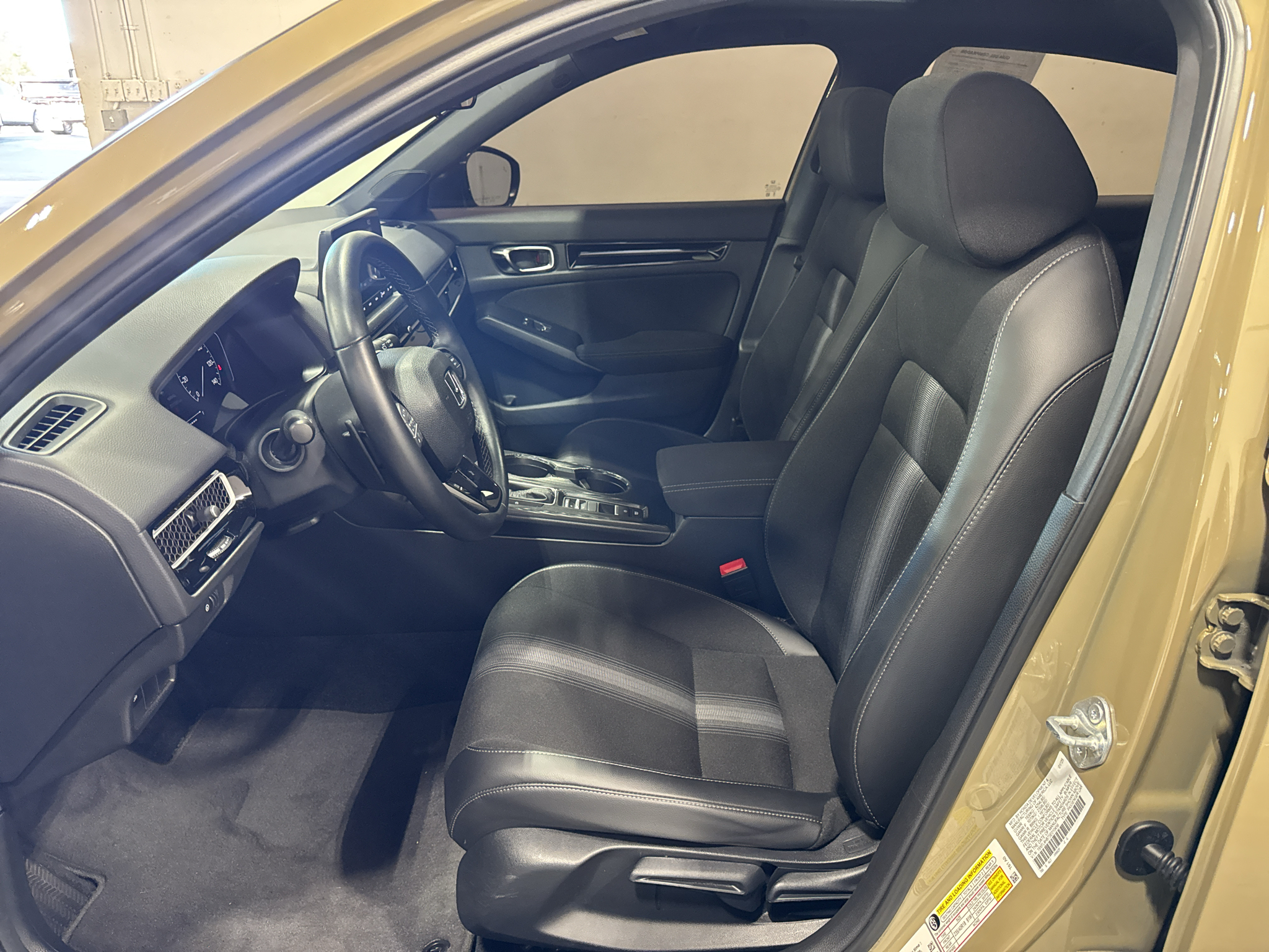 2025 Honda Civic Hatchback Sport - Photo 27