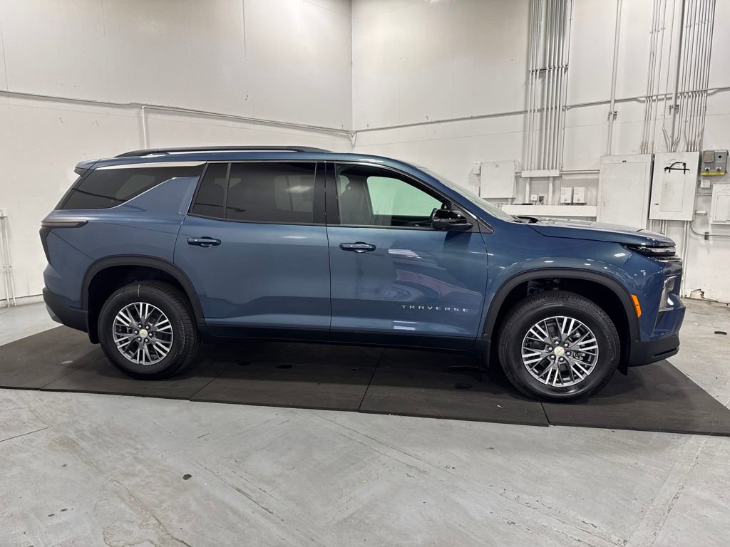 2026 Chevrolet Traverse LT's photo
