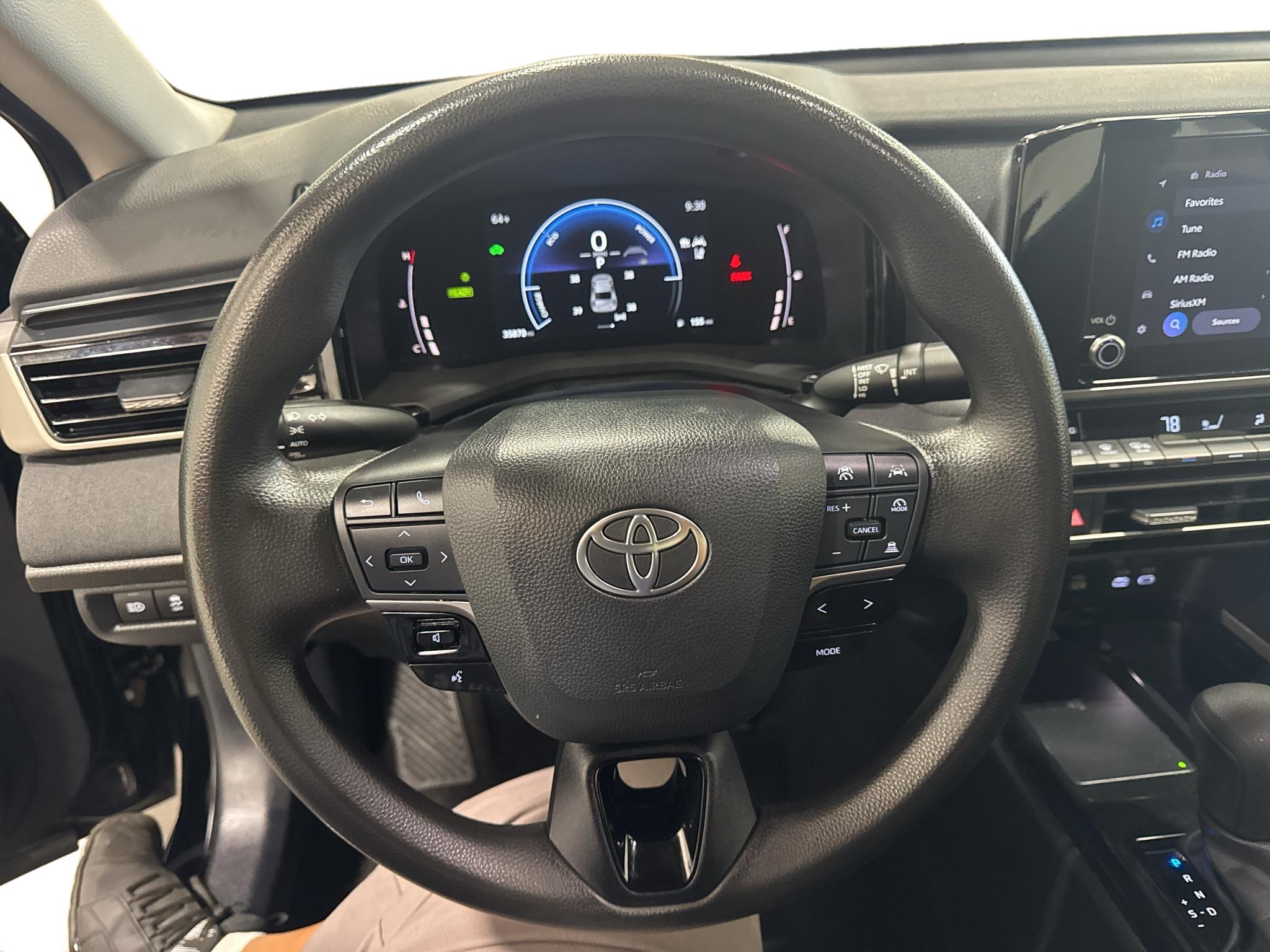 2025 Toyota Camry LE - Photo 13