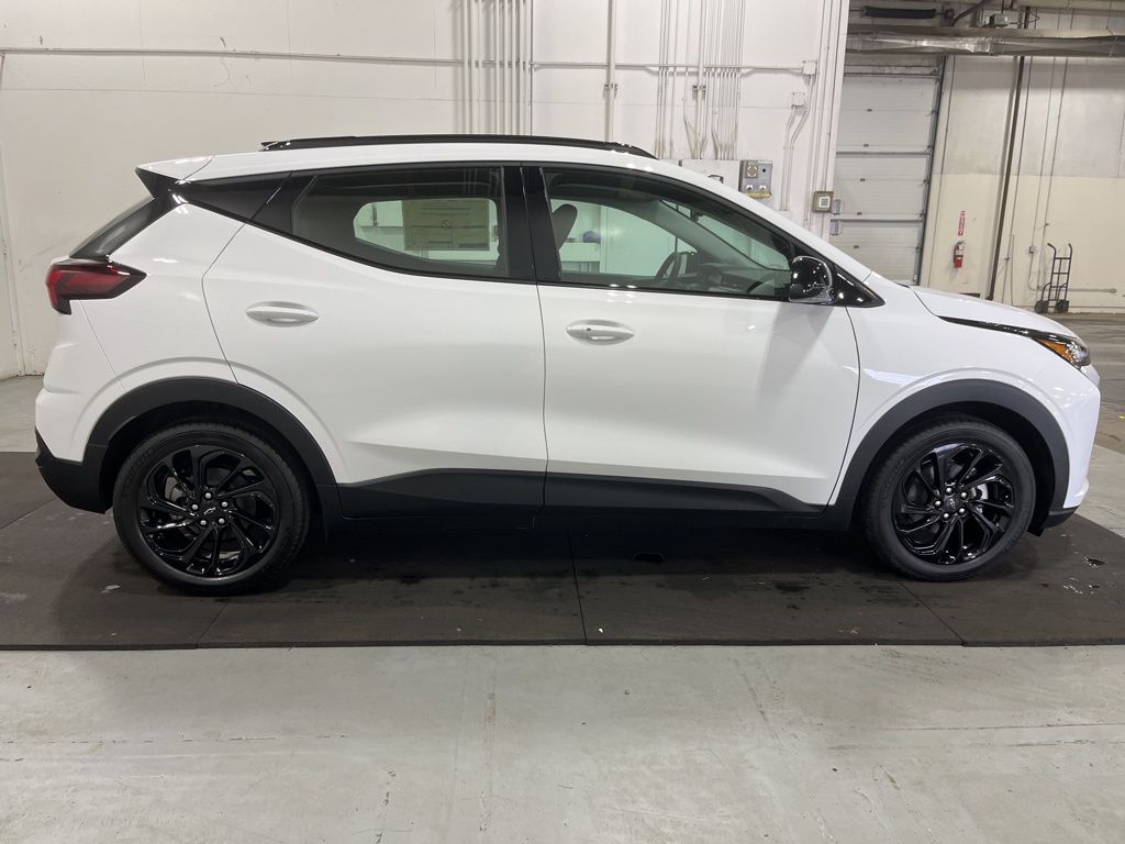 2027 Chevrolet Bolt RS - Photo 12