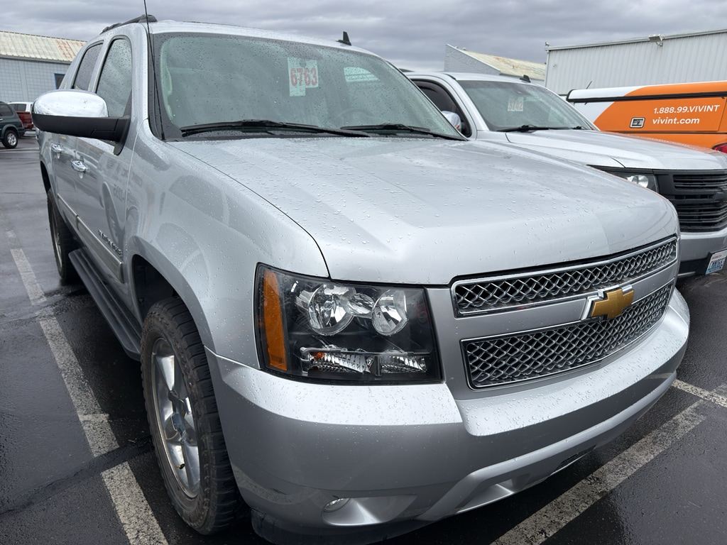 2013 Chevrolet Avalanche 4WD Avalanche LT's photo