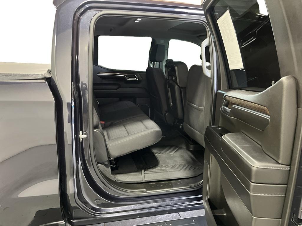 2022 Chevrolet Silverado 1500 LT - Photo 18