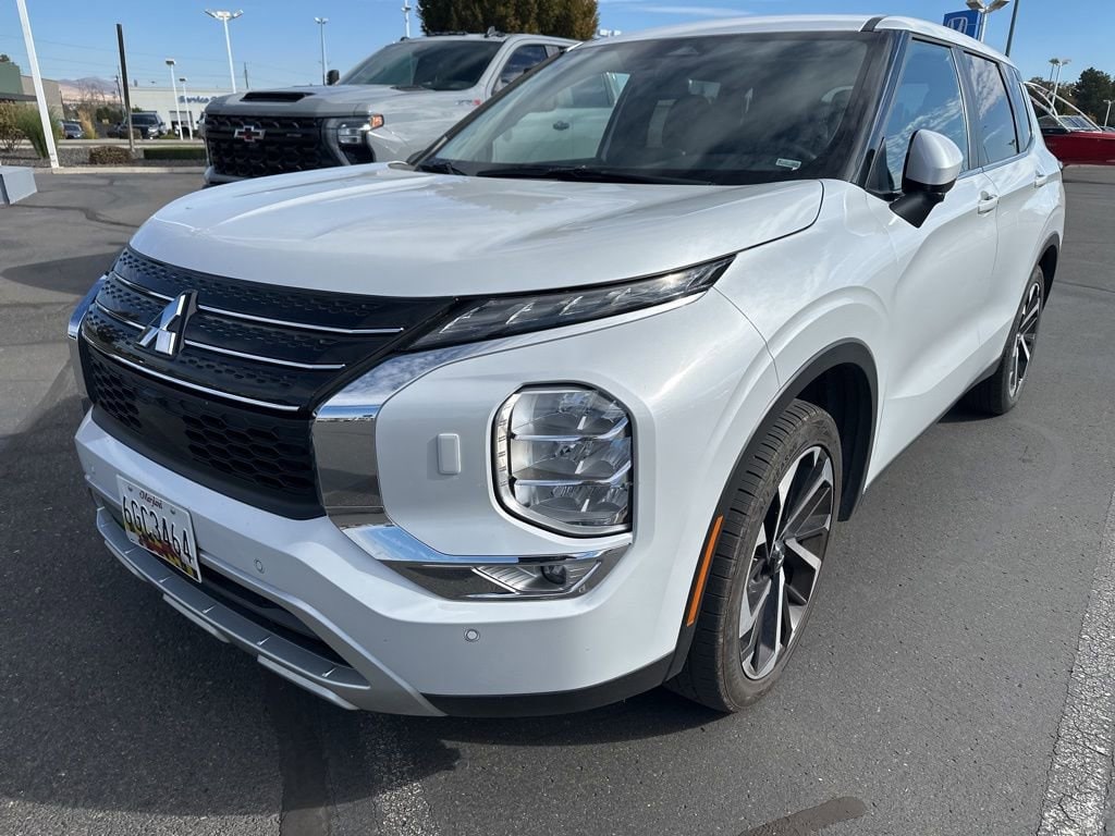 Used 2024 Mitsubishi Outlander SE SUV