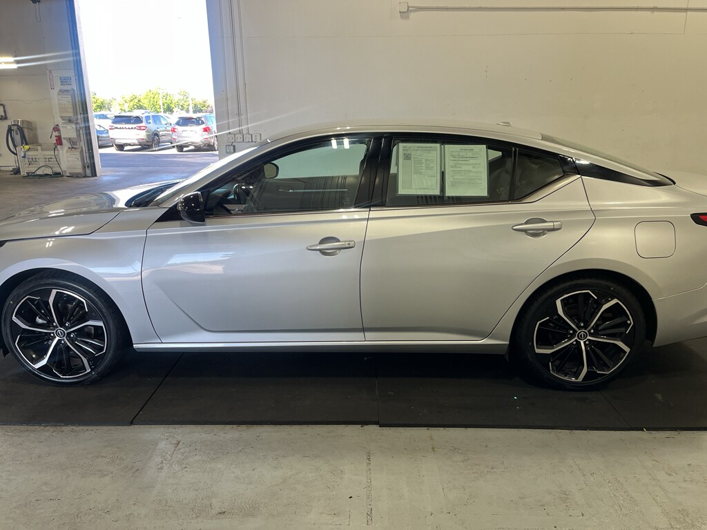 2024 Nissan Altima SR - Photo 11