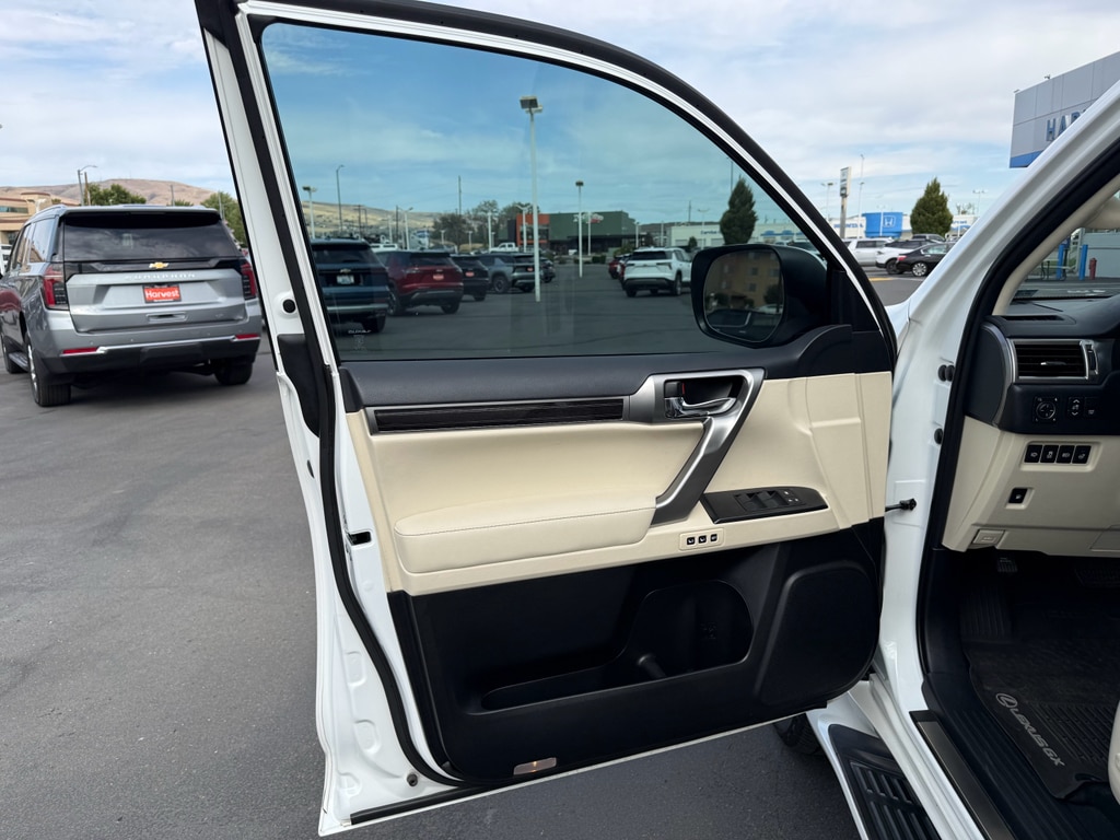 2023 Lexus GX PREMIUM - Photo 38