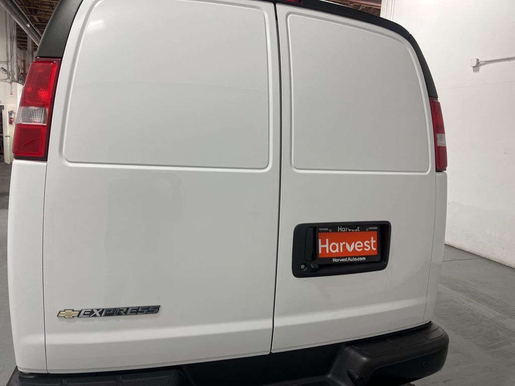 2025 Chevrolet Express Cargo Work Van - Photo 6