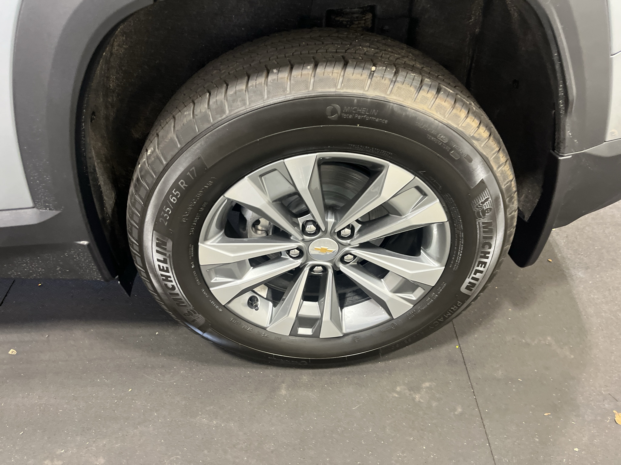 2027 Chevrolet Equinox LT - Photo 28