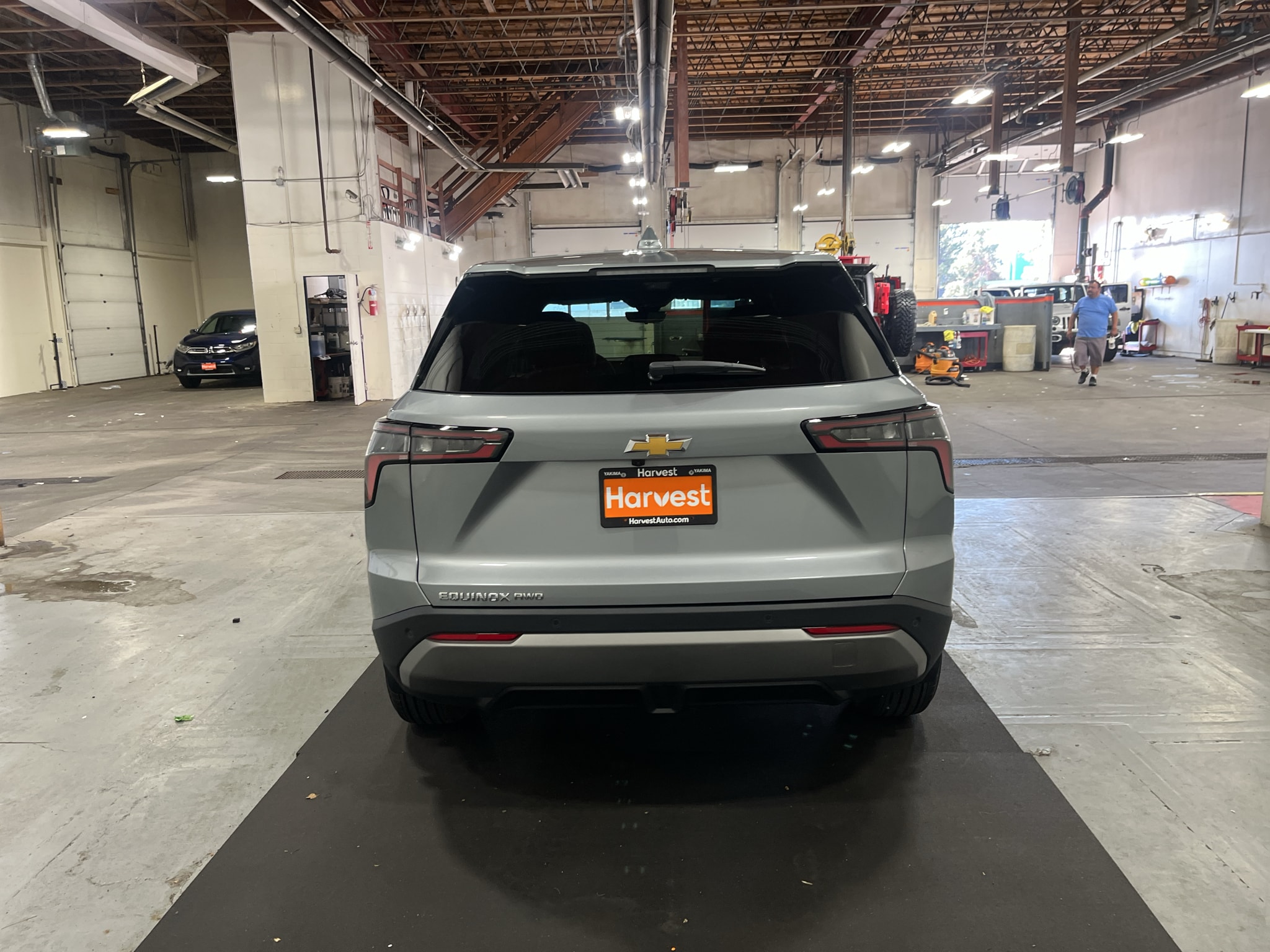 2027 Chevrolet Equinox LT - Photo 8