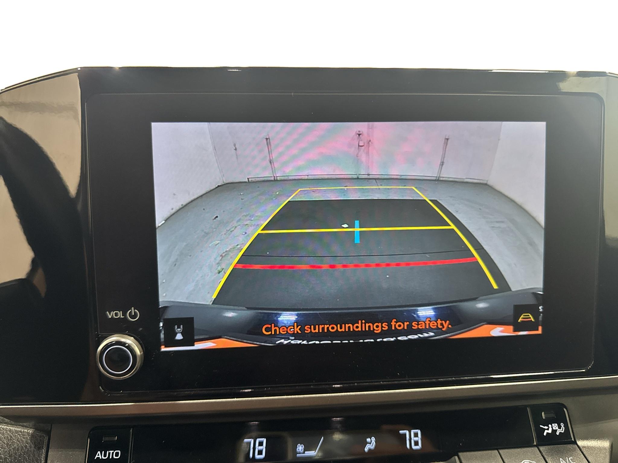 2025 Toyota Camry LE - Photo 11