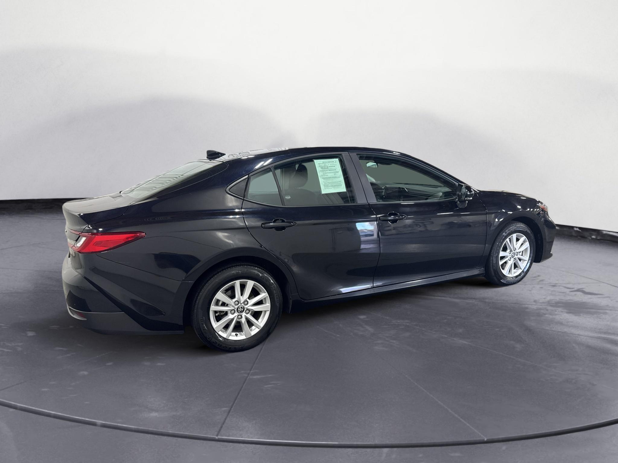 2025 Toyota Camry LE - Photo 21
