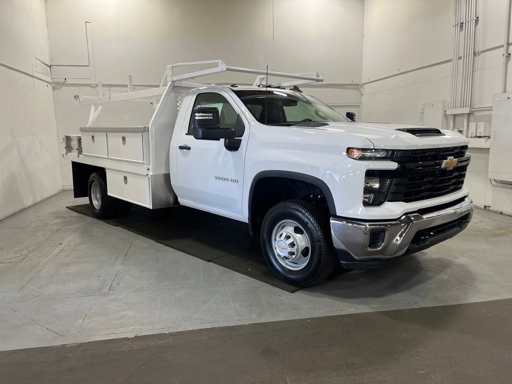 2025 Chevrolet Silverado 3500HD Work Truck's photo