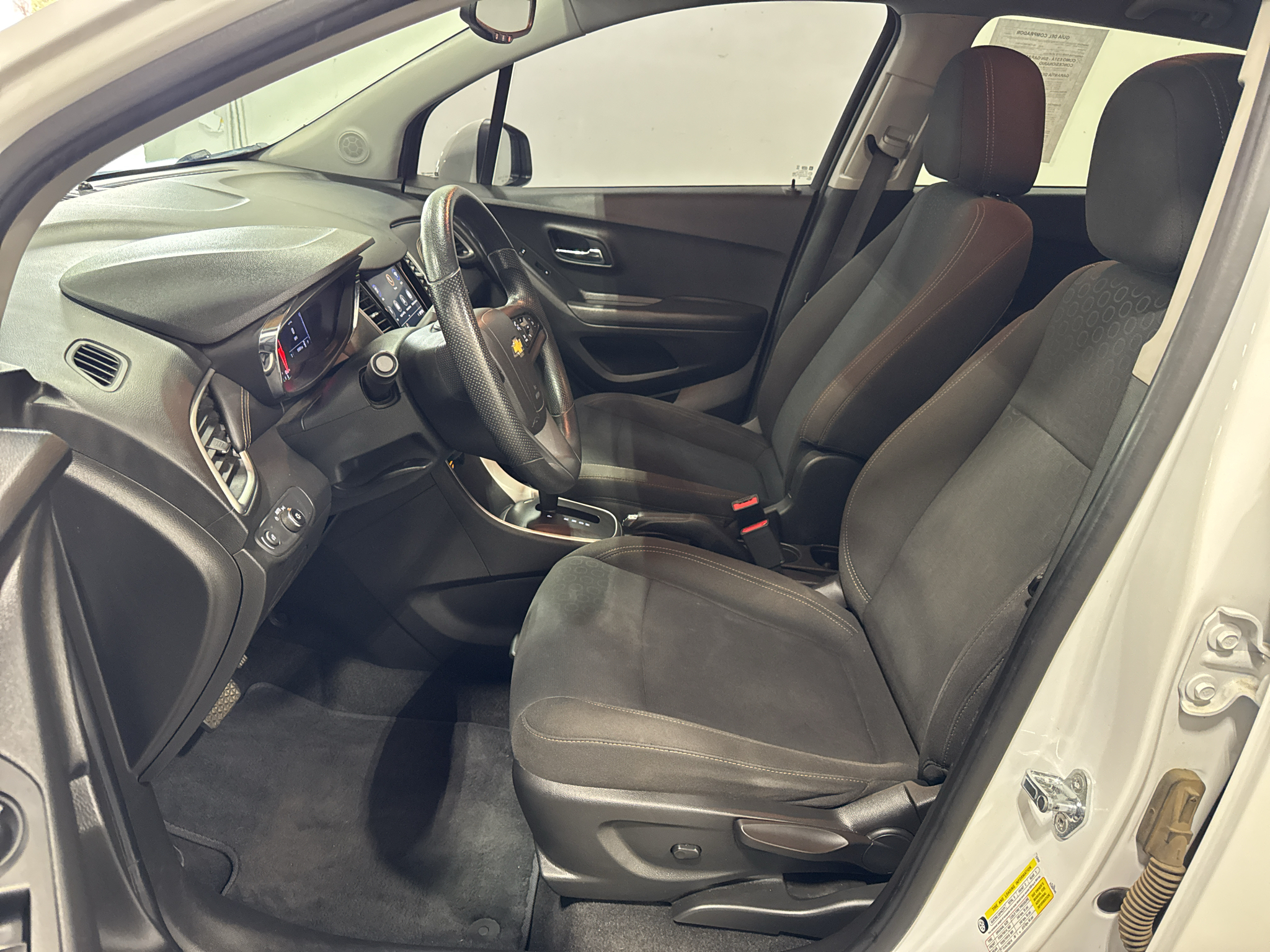 2020 Chevrolet Trax LS - Photo 27