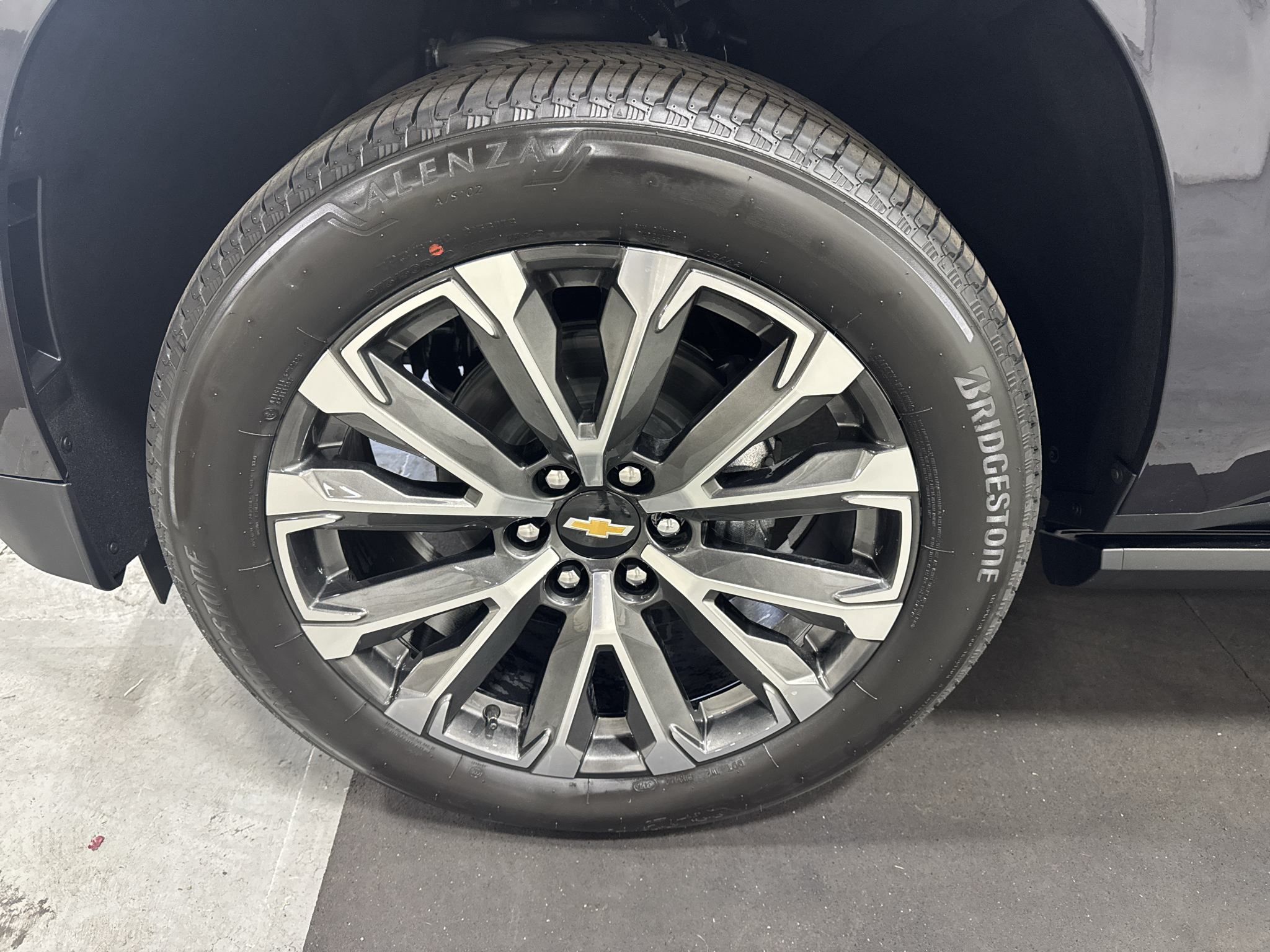 2027 Chevrolet Suburban High Country - Photo 9