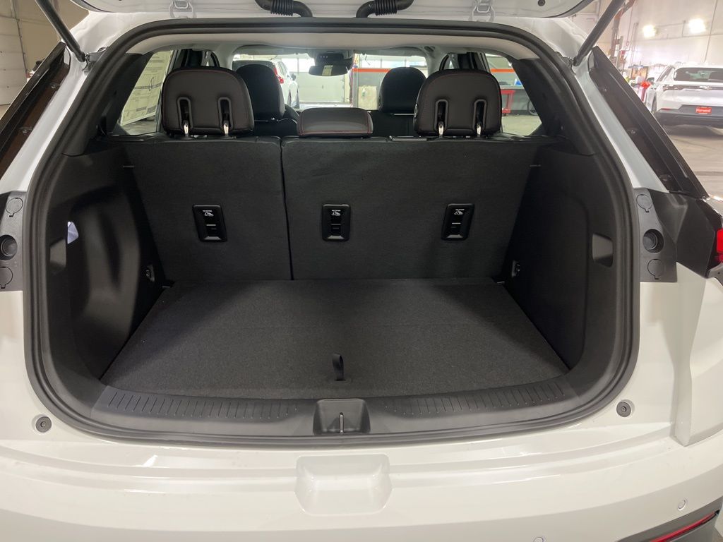 2027 Chevrolet Bolt RS - Photo 9