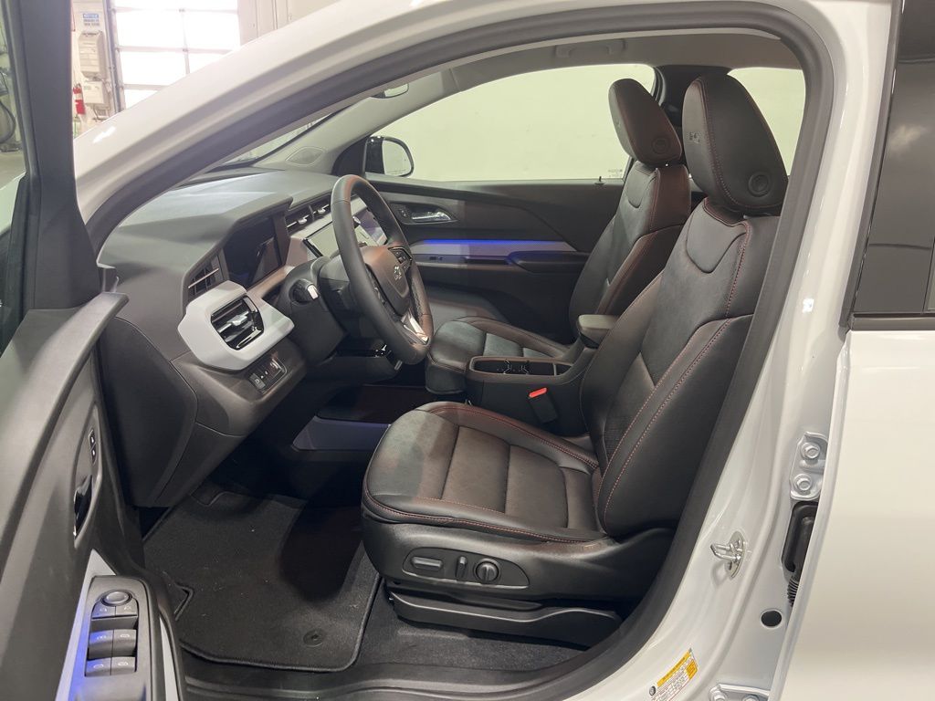 2027 Chevrolet Bolt RS - Photo 30