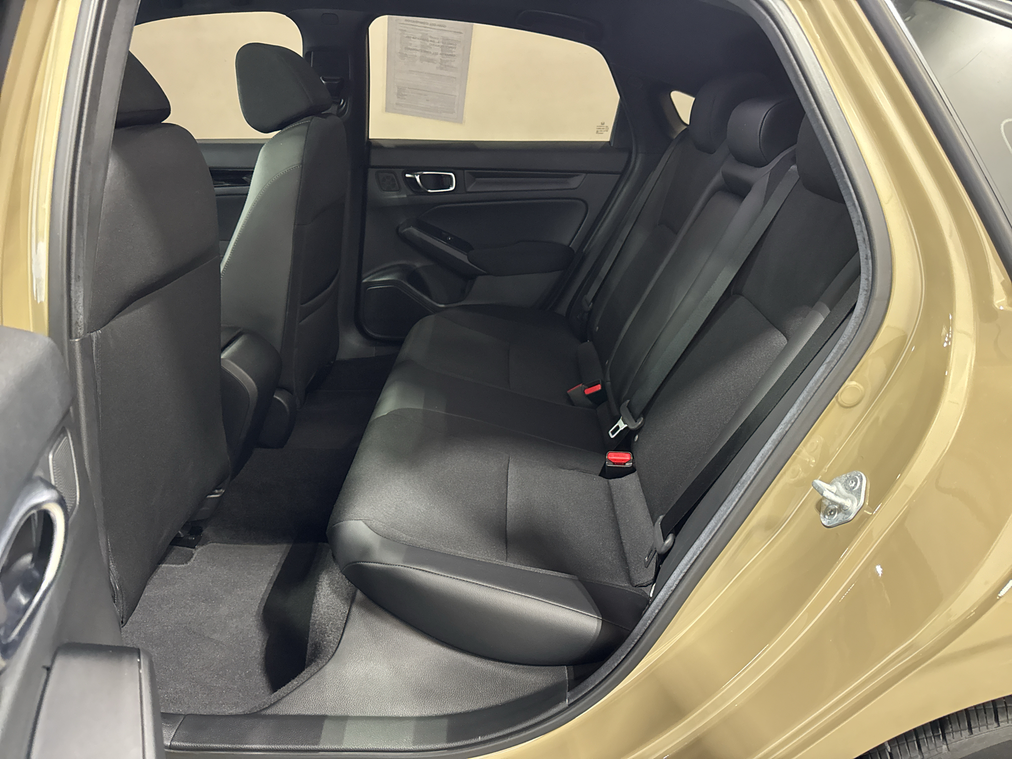 2025 Honda Civic Hatchback Sport - Photo 28