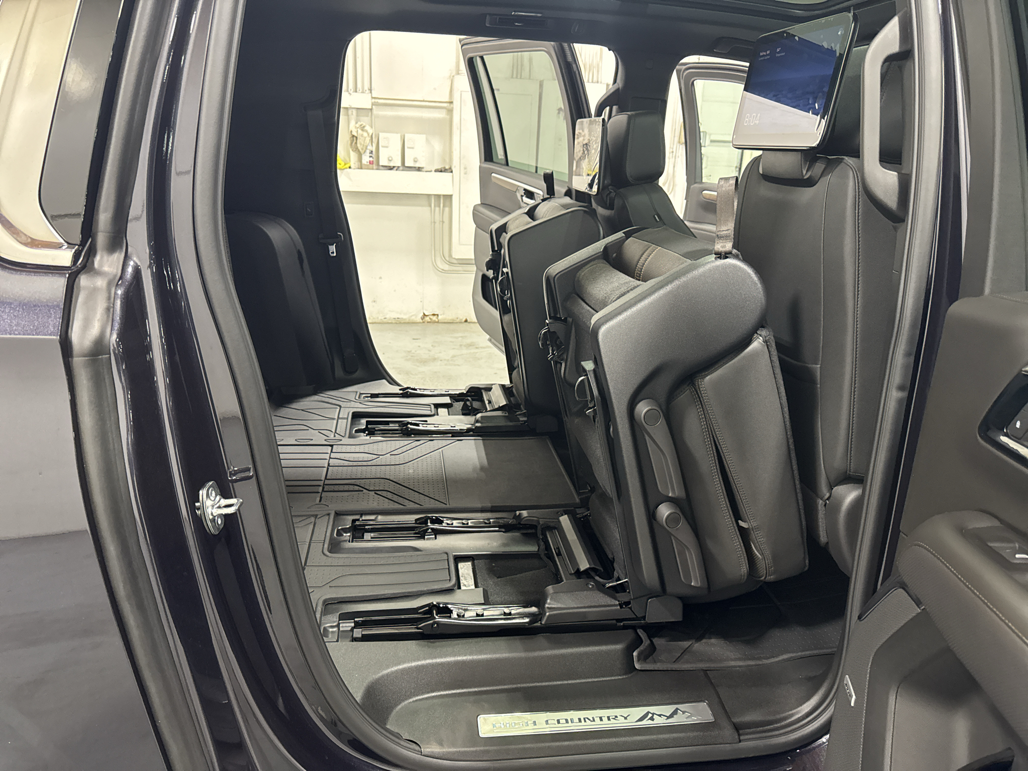 2027 Chevrolet Suburban High Country - Photo 33