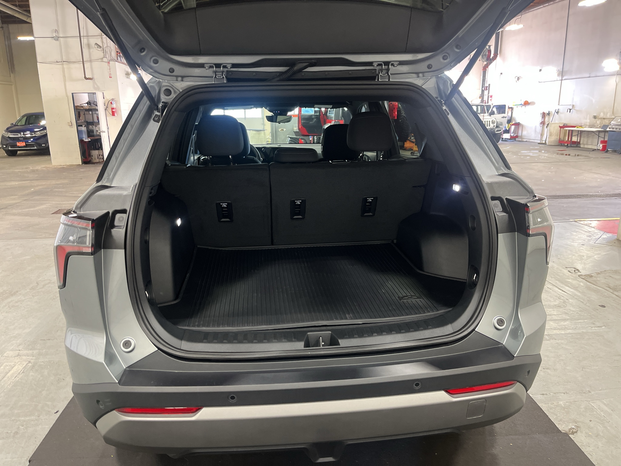 2027 Chevrolet Equinox LT - Photo 26