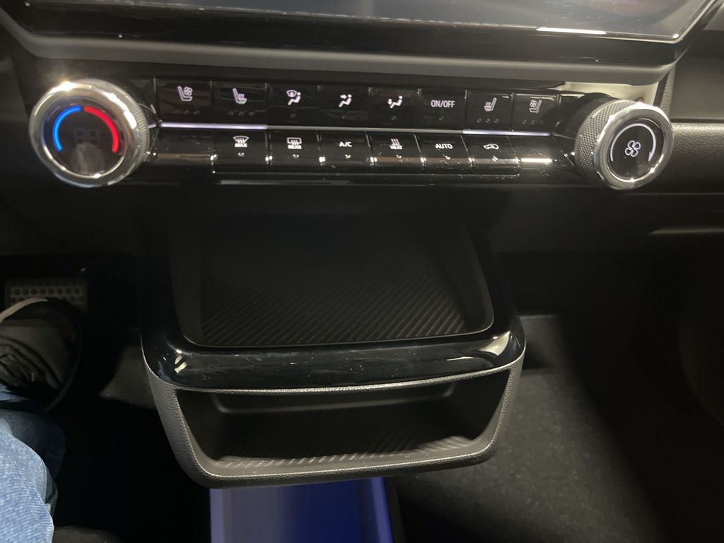 2027 Chevrolet Bolt RS - Photo 24