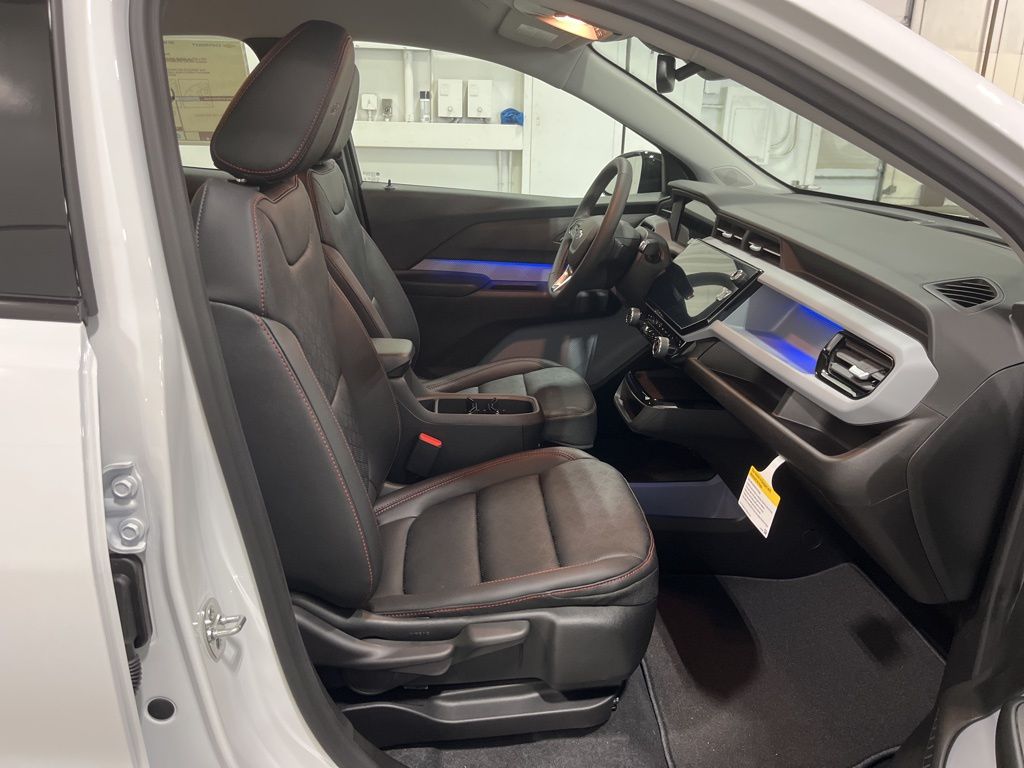 2027 Chevrolet Bolt RS - Photo 33