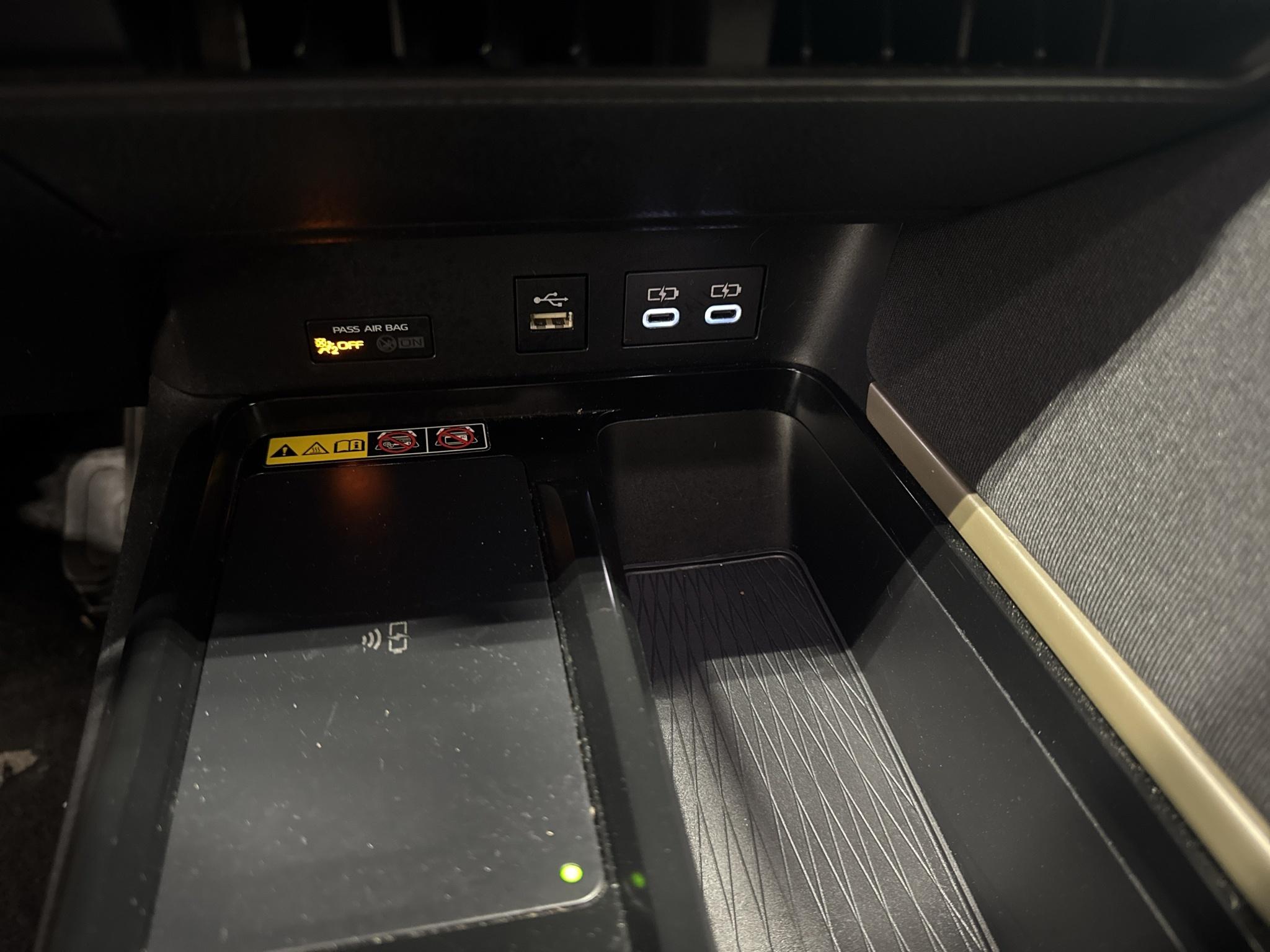 2025 Toyota Camry LE - Photo 8