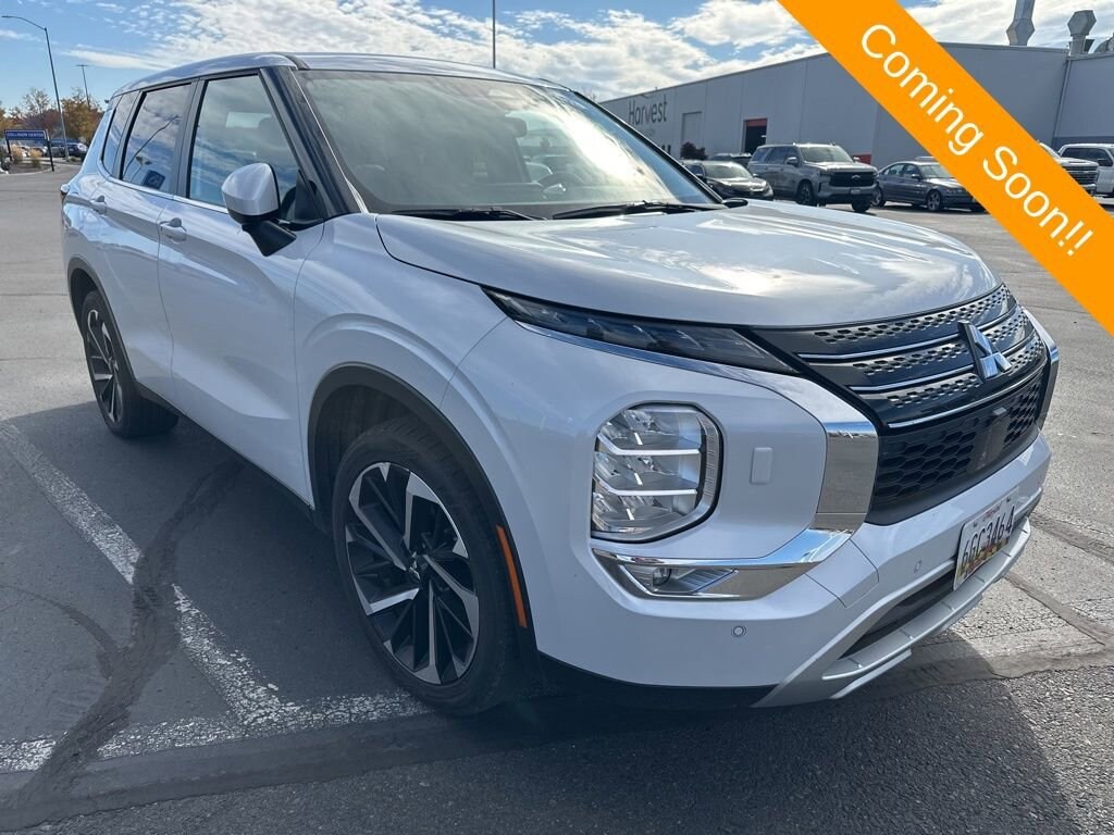 Used 2024 Mitsubishi Outlander SE SUV