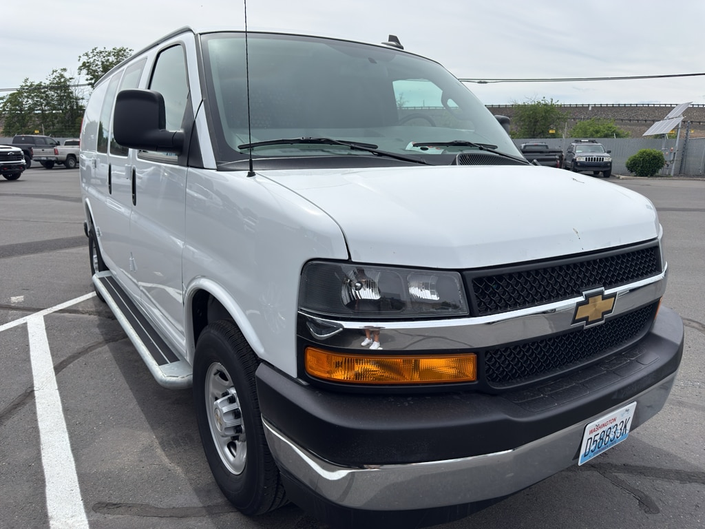 2024 Chevrolet Express 2500 Work Van HD's photo