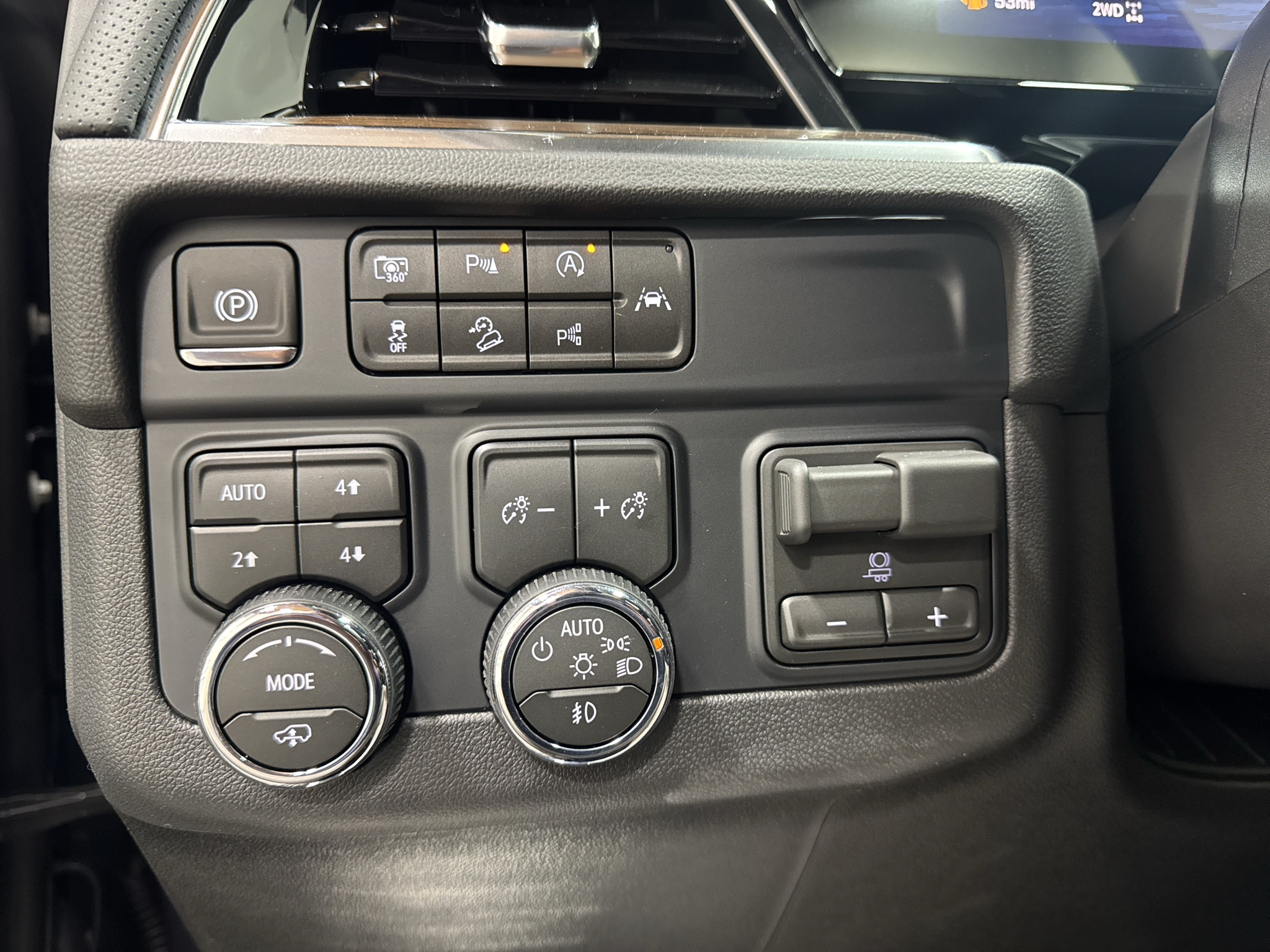 2027 Chevrolet Suburban High Country - Photo 29