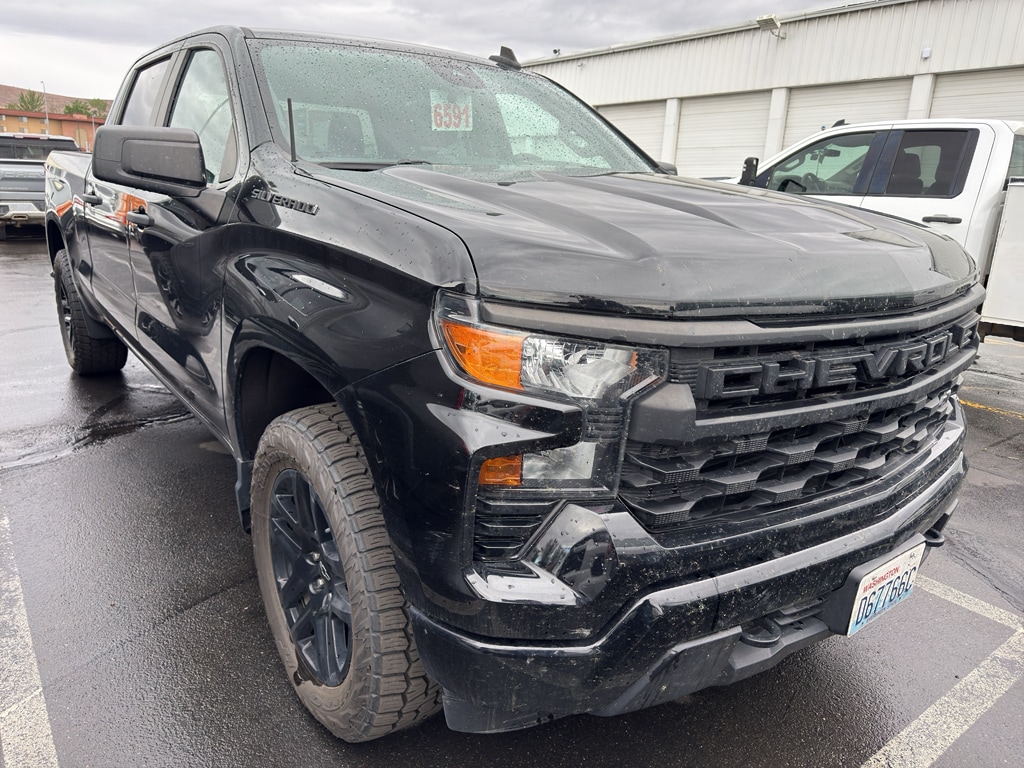 2023 Chevrolet Silverado 1500 Custom 4X4 Crew Cab Short Box's photo