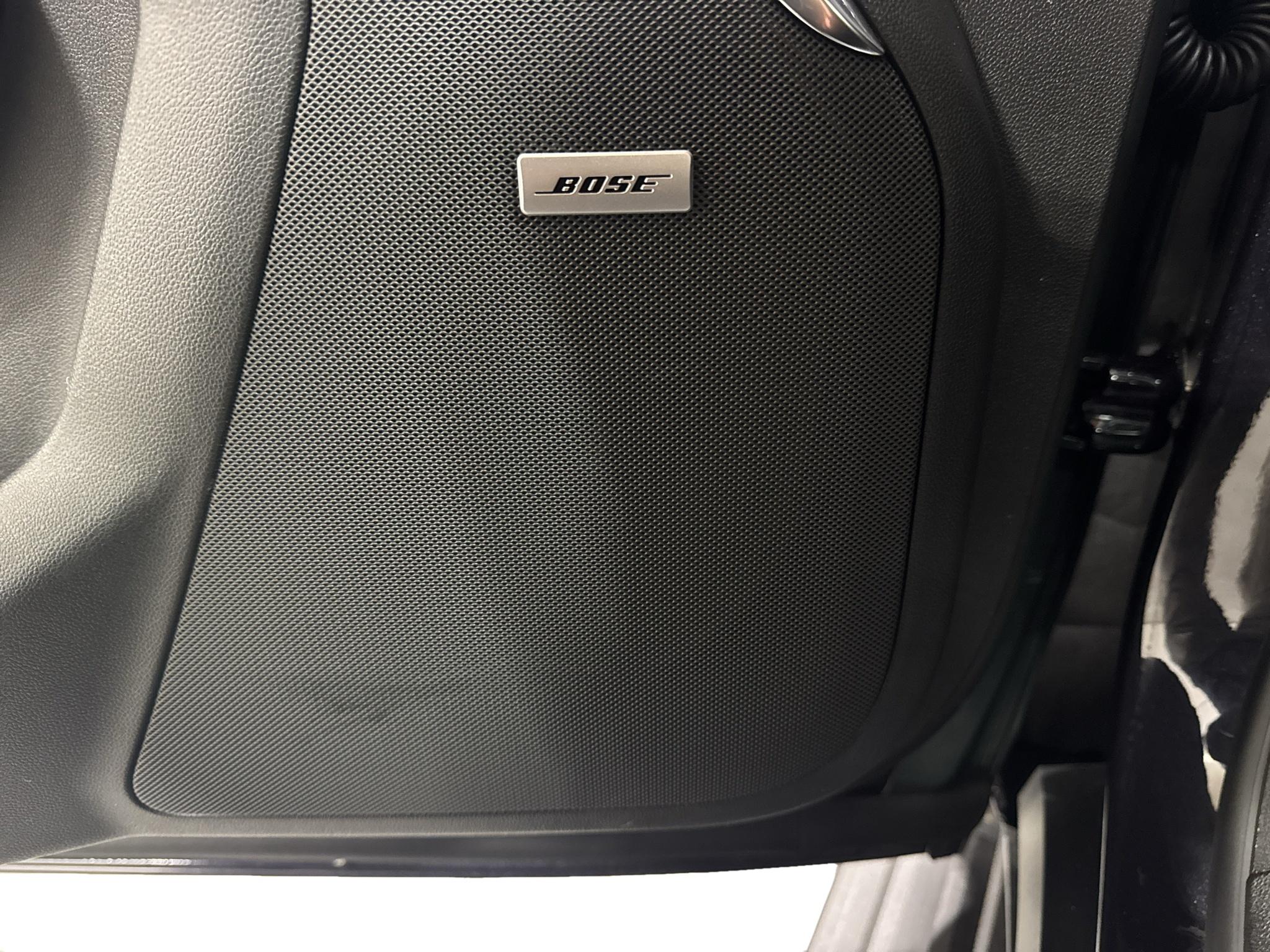 2027 Chevrolet Suburban High Country - Photo 14