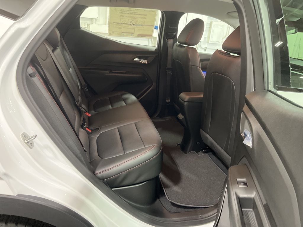 2027 Chevrolet Bolt RS - Photo 32