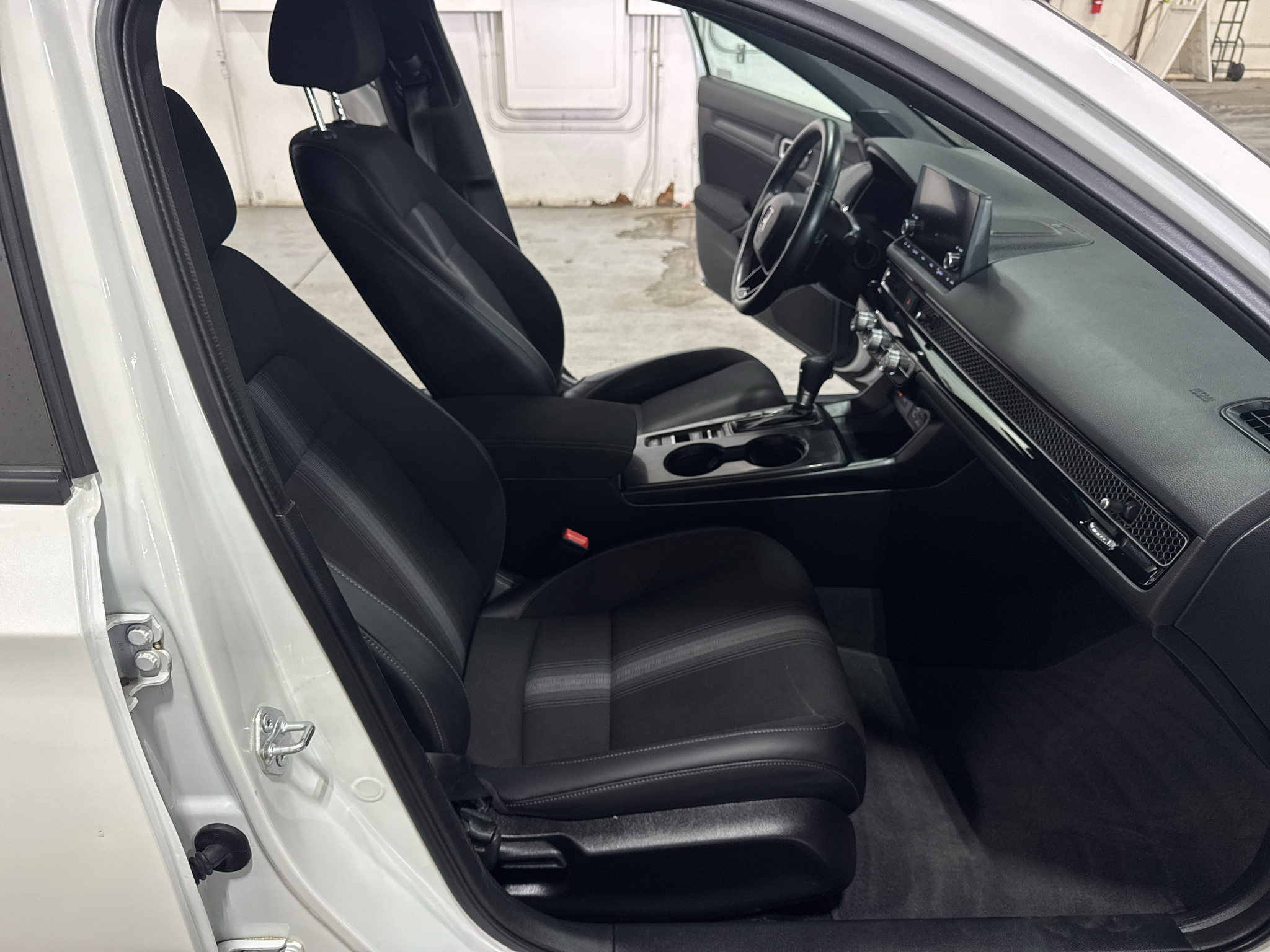 2022 Honda Civic Hatchback Sport - Photo 30