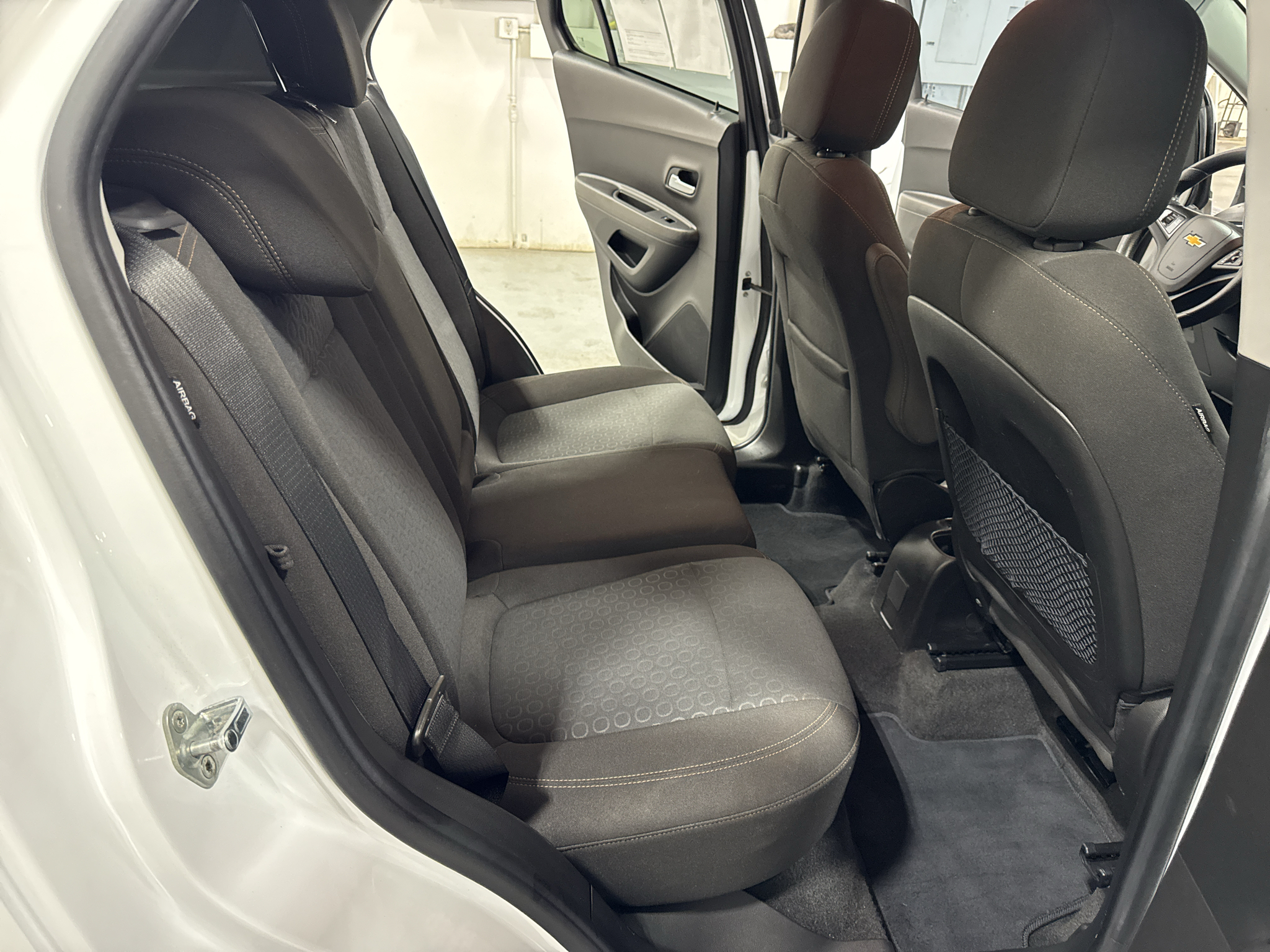 2020 Chevrolet Trax LS - Photo 30