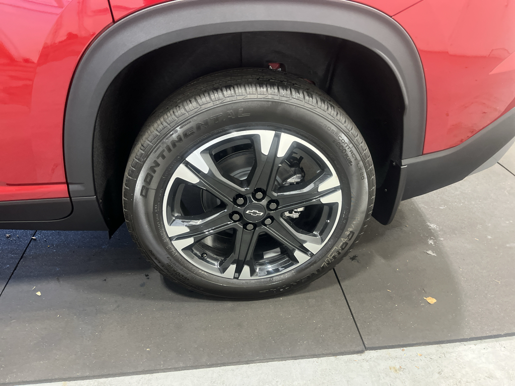 2027 Chevrolet Traverse LT - Photo 28
