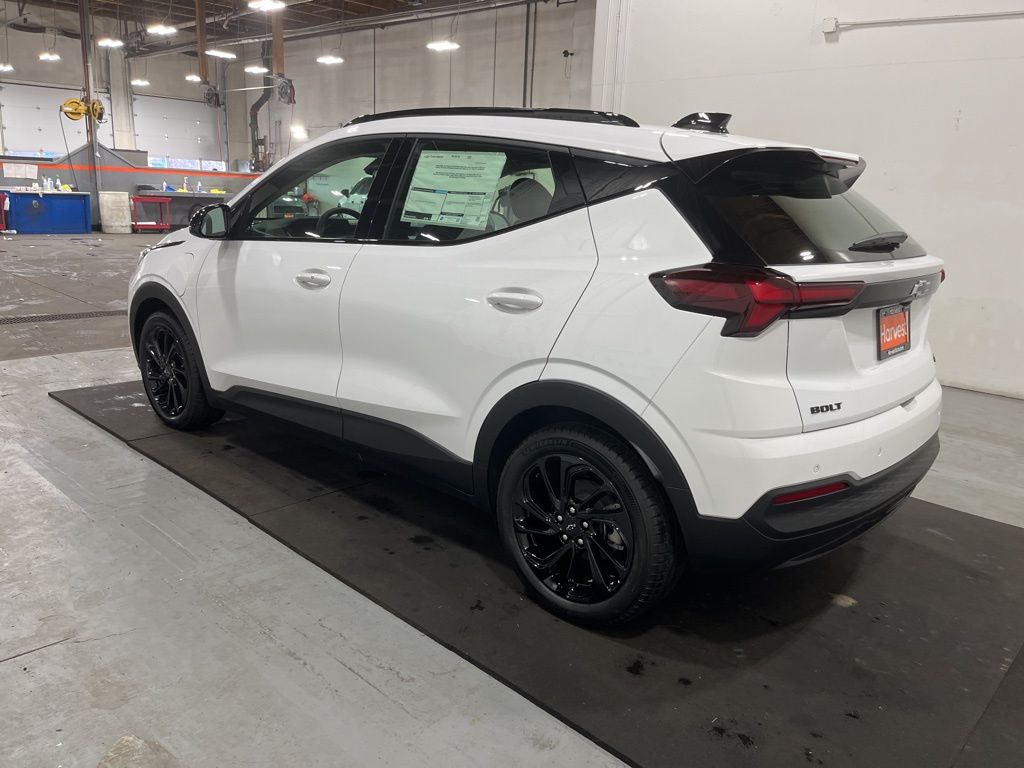 2027 Chevrolet Bolt RS - Photo 7
