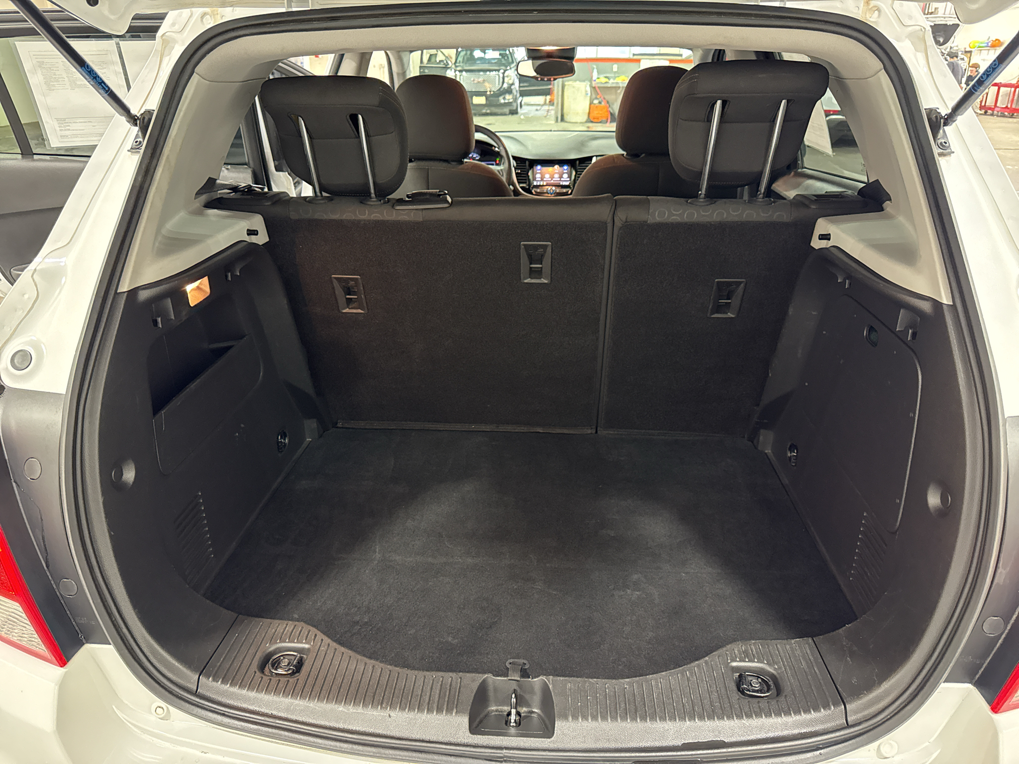 2020 Chevrolet Trax LS - Photo 29