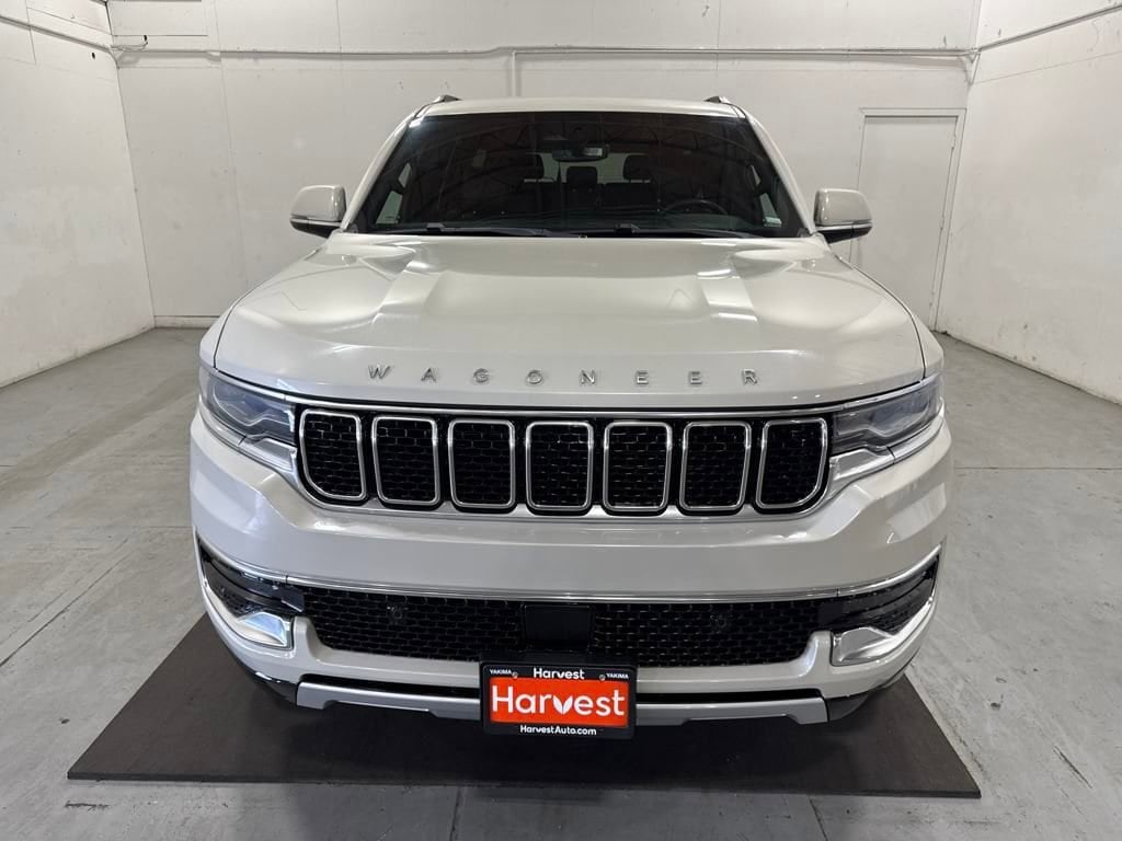 Used 2022 Jeep Wagoneer Series II with VIN 1C4SJVBT5NS222300 for sale in Yakima, WA