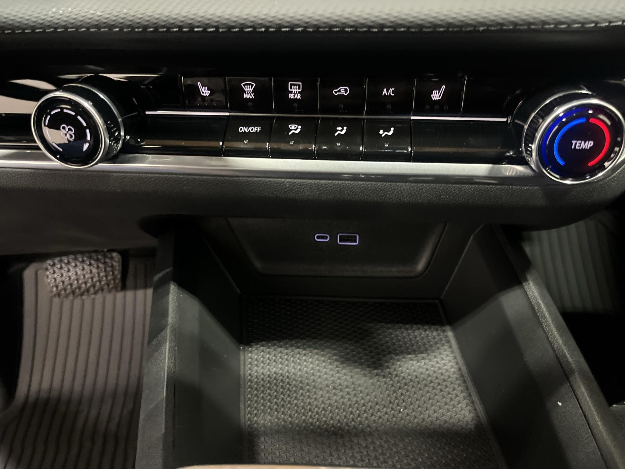 2027 Chevrolet Equinox LT - Photo 16